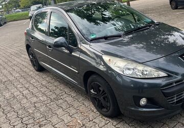 Peugeot 207 75.000 km 5.900 &euro; Rüsselsheim 65428