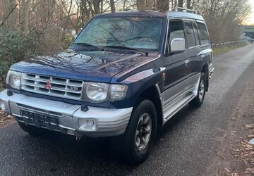 Mitsubishi Pajero 258.000 km 9.900 &euro; frankfurt am main 60313