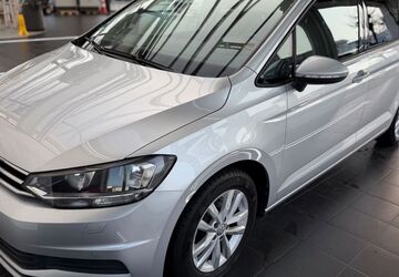 VW Touran 73.000 km 19.900 &euro; Frankfurt 60438