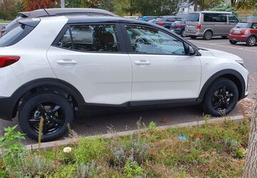 Kia Stonic 46.700 km 14.299 &euro; Rodgau 63110