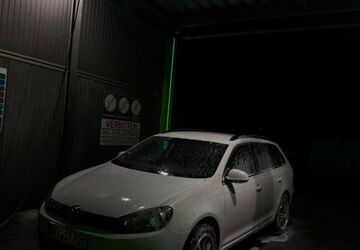 VW Golf 215.000 km 5.999 &euro; Flörsheim 65439