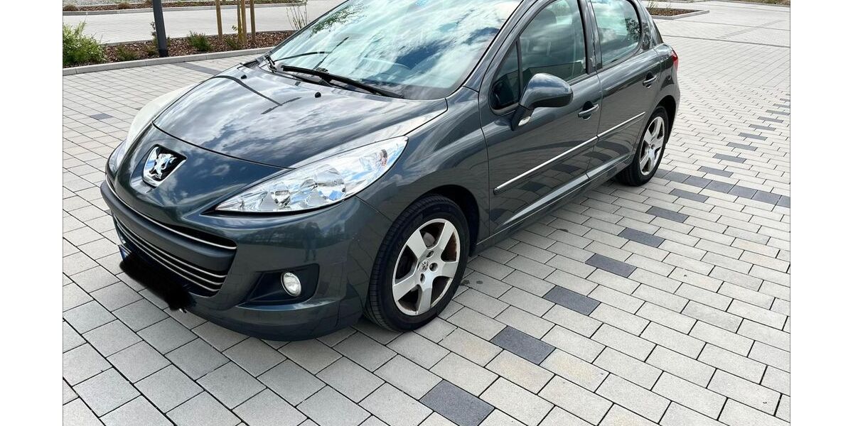 Peugeot 207 195.000 km 2.200 &euro; Fürth 64658