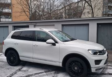 VW Touareg 239.000 km 17.000 &euro; Kelsterbach 65451