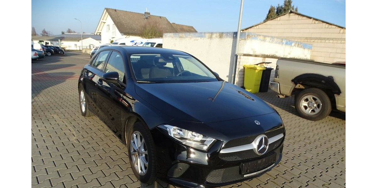 Mercedes-Benz A 250 e Navigation, aktiver Parkassist, AppleCarpl 51.538 km 21.390 &euro; Rodgau 63110