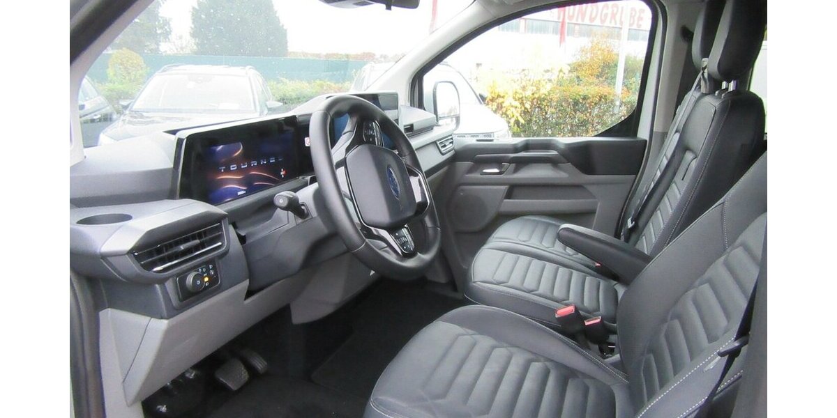 Ford Tourneo Custom 320 L1 Tourneo Titanium FWD Autom. 25.000 km 43.950 &euro; Gernsheim 64579