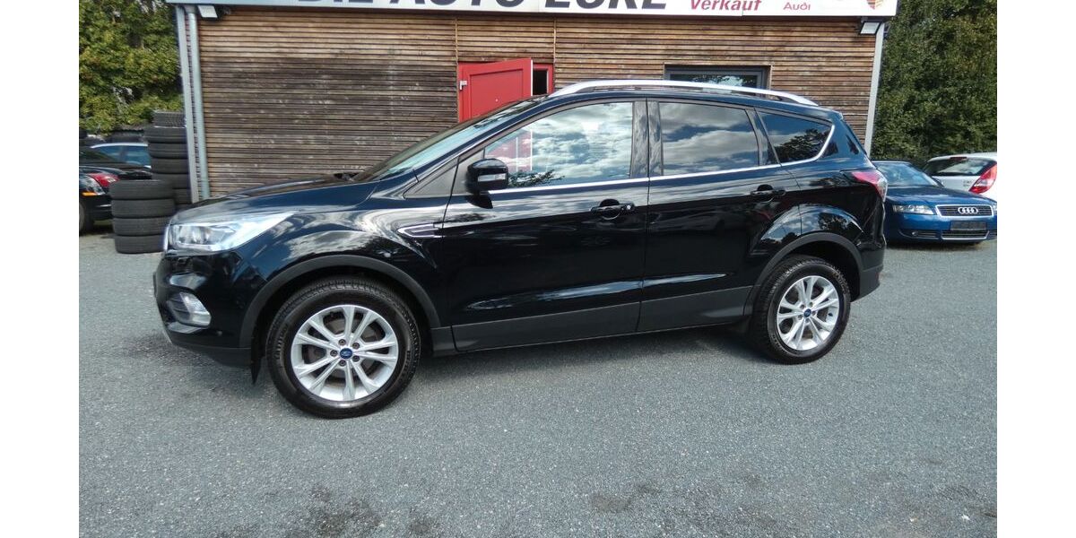 Ford Kuga 82.479 km 13.450 &euro; Rüsselsheim 65428