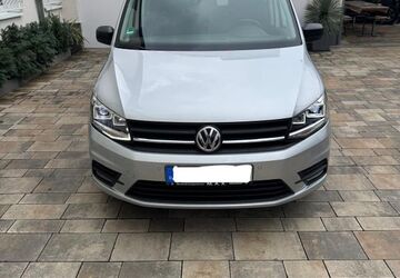 VW Caddy Maxi 75.450 km 11.999 &euro; Offenbach 63073