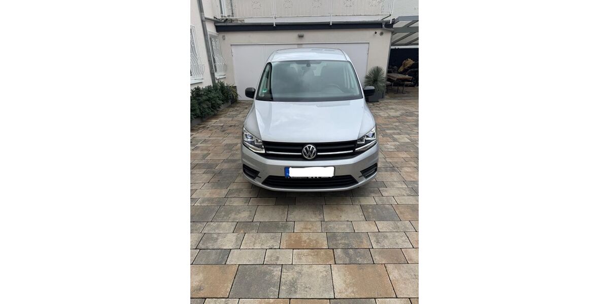 VW Caddy Maxi 75.450 km 11.999 &euro; Offenbach 63073