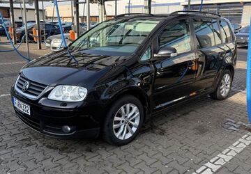VW Touran 231.000 km 3.000 &euro; Frankfurt 60326