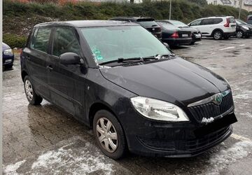 Skoda Fabia 243.000 km 2.249 &euro; Frankfurt 60385