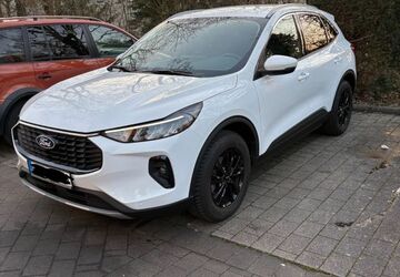 Ford Kuga 13.000 km 20.111 &euro; Frankfurt am Main 60529