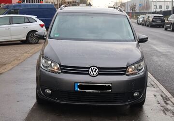 VW Touran 211.741 km 5.700 &euro; Frankfurt am Main 60388