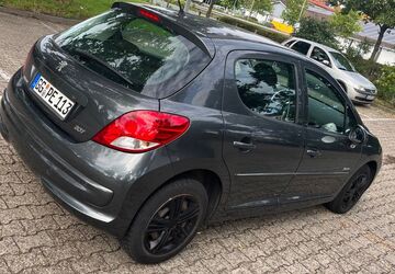 Peugeot 207 80.000 km 5.500 &euro; Rüsselsheim 65428