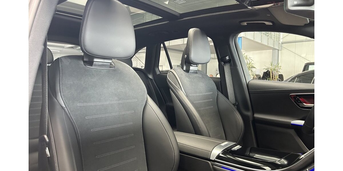 Mercedes-Benz GLC 300 d 4M AMG PREMIUM+ MAGNO- AIRMATIC- PANO! 14.270 km 63.549 &euro; Groß-Umstadt 64823