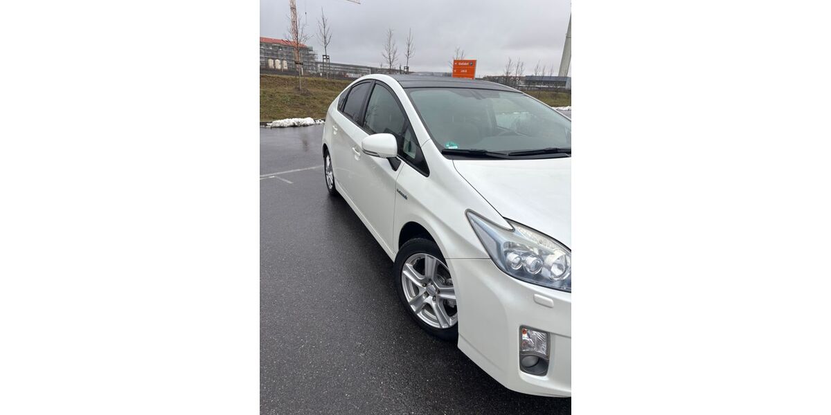Toyota Prius 161.000 km 8.790 &euro; Dietzenbach 63128