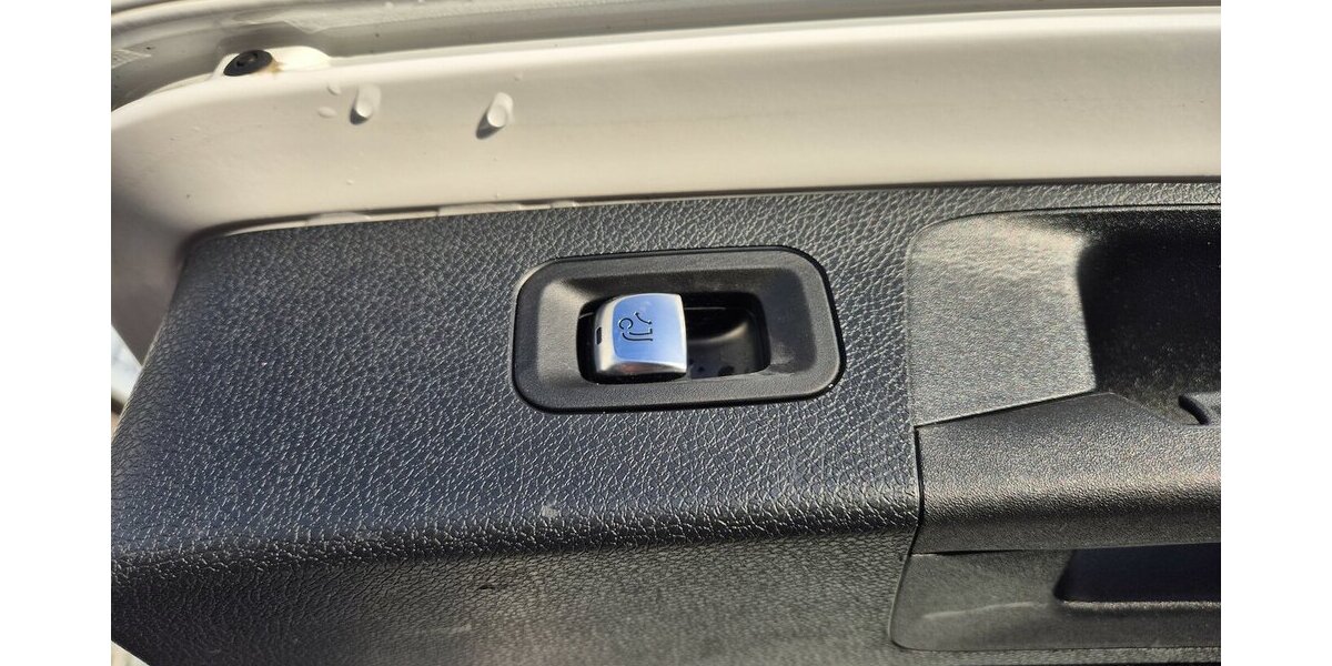 Mercedes-Benz E 300 e T Avantgarde AHK, LED, Rückfahrkamera, App 55.700 km 28.690 &euro; Rodgau 63110