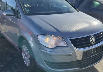 VW Touran 87.200 km 8.950 &euro; Heusenstamm 63150