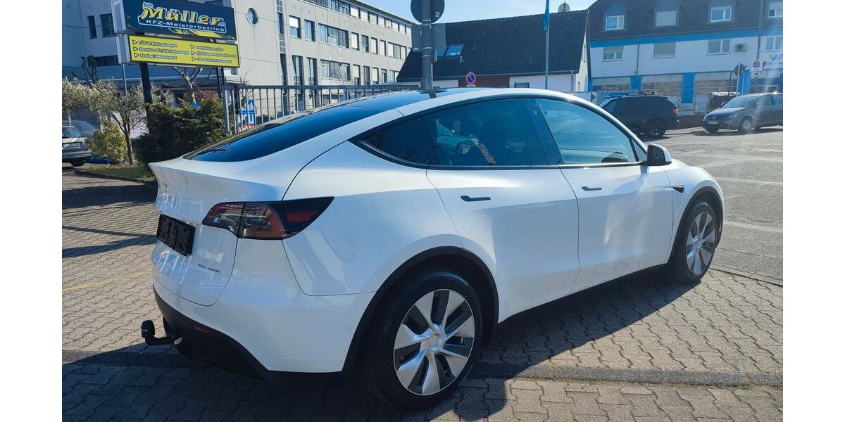 Tesla Model Y 55.200 km 34.400 &euro; Rüsselsheim 65428