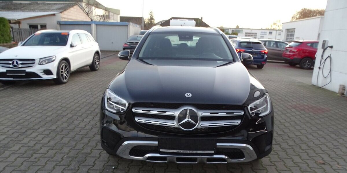 Mercedes-Benz GLC 400 d 4M Rückfahrkamera, LED-Scheinwerfer, Nav 160.000 km 29.990 &euro; Rodgau 63110