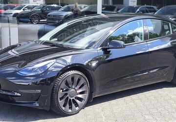 Tesla Model 3 38.018 km 32.950 &euro; Dieburg 64807