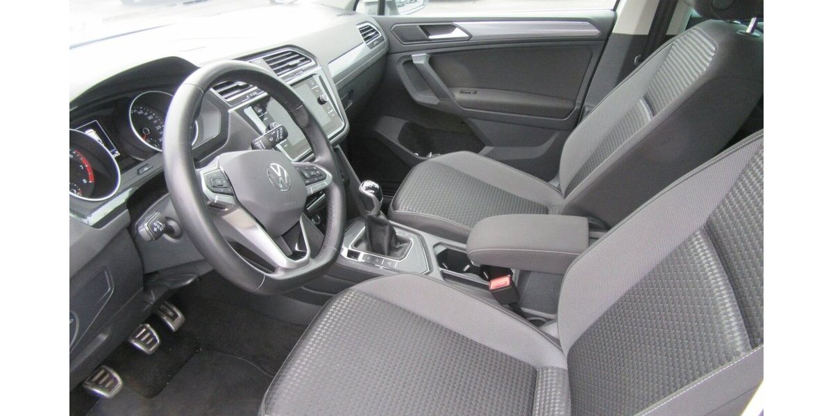 VW Tiguan Active 1.5, NAVI, LED 88.000 km 24.890 &euro; Gernsheim 64579