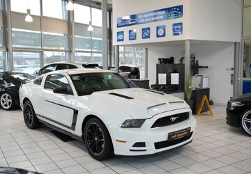 Ford Mustang 176.806 km 14.900 &euro; Obertshausen 63179