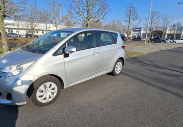 Toyota Verso-S 51.950 km 7.750 &euro; Frankfurt/Main 65933