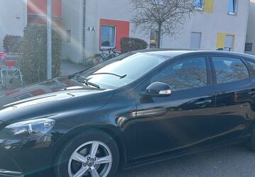 Volvo V40 120.000 km 9.990 &euro; Rüsselsheim 65428