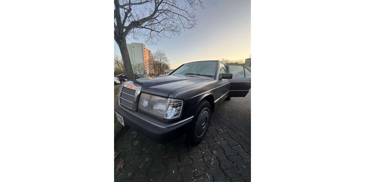 Mercedes-Benz 190 270.000 km 6.900 &euro; Frankfurt 60386