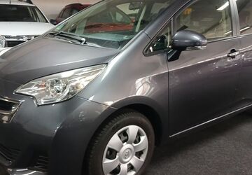 Toyota Verso-S 72.318 km 10.890 &euro; Rüsselsheim 65428