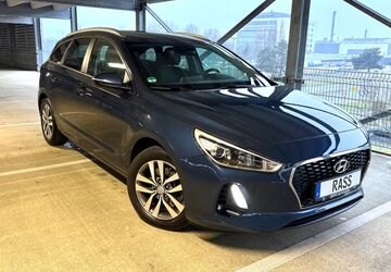 Hyundai i30 81.923 km 14.890 &euro; Ginsheim Gustavsburg 65462