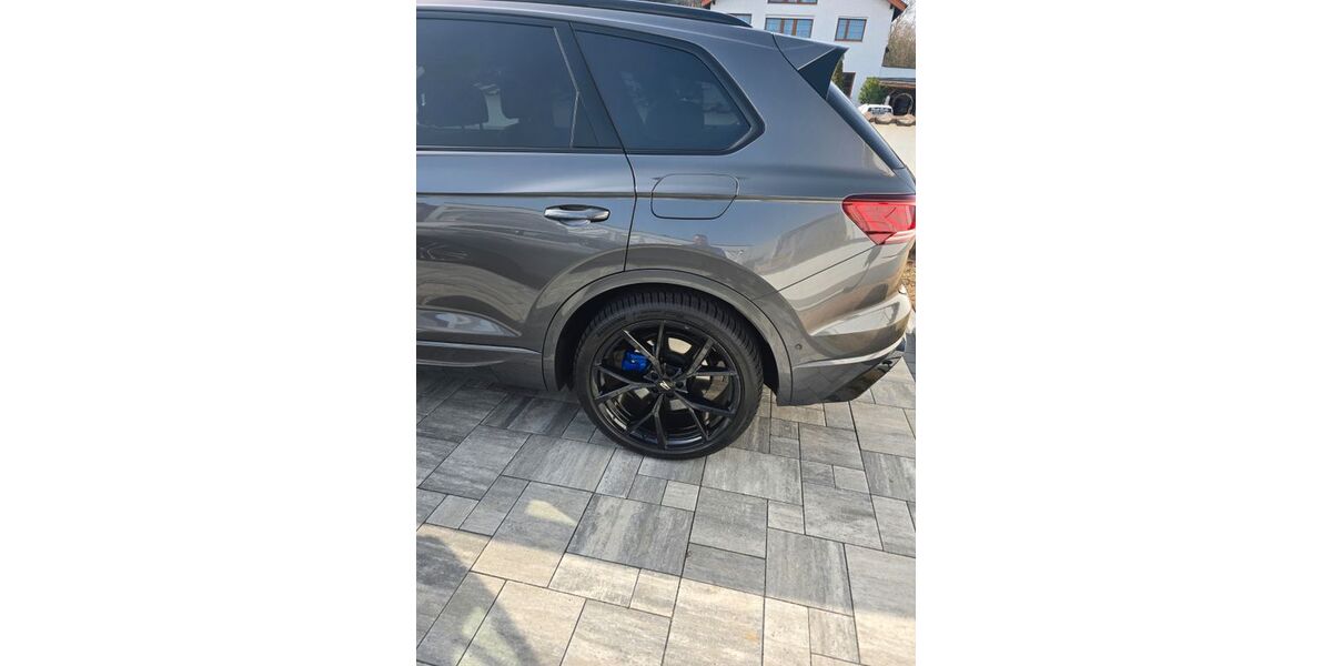 VW Touareg 13.200 km 82.500 &euro; Dietzenbach 63128