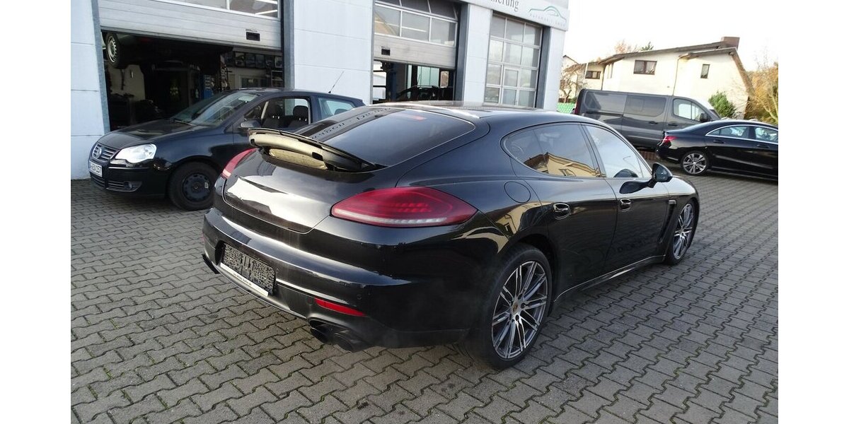 Porsche Panamera 4 GTS Bi-Xenon, Klappe, Luft, PDK, Chrono 184.608 km 26.890 &euro; Rodgau 63110