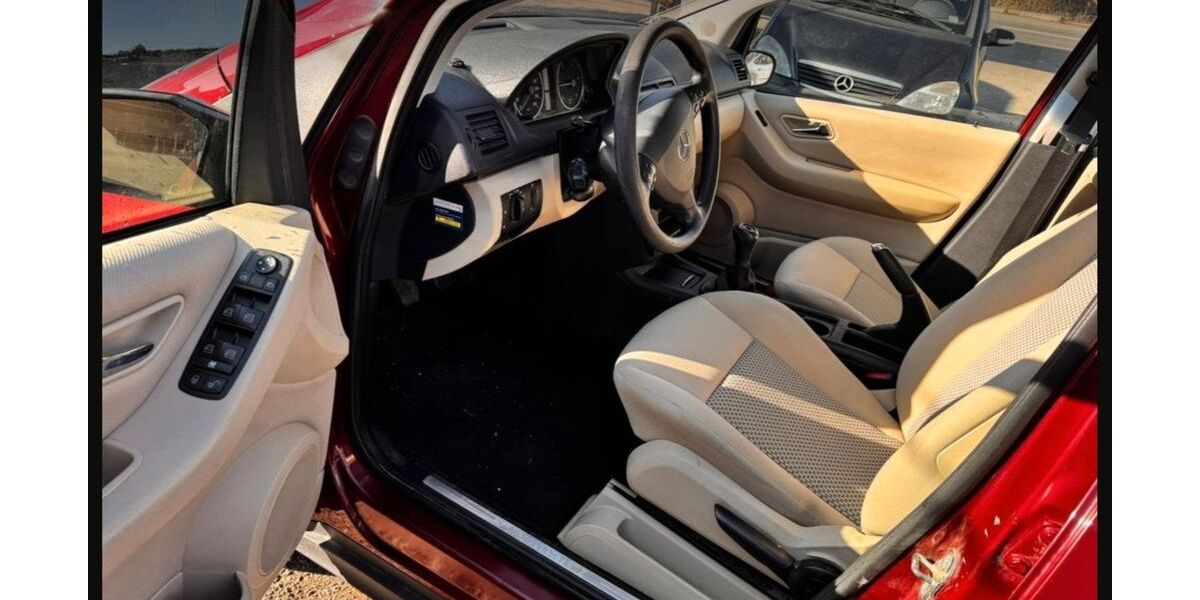 Mercedes-Benz A 180 199.000 km 2.899 &euro; Frankfurt am Main 65929