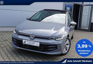 VW Golf 8.000 km 27.890 &euro; Flörsheim 65439
