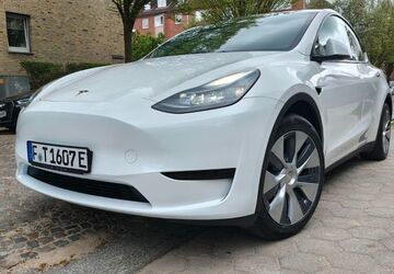 Tesla Model Y 98.000 km 29.300 &euro; Frankfurt am Main 60596
