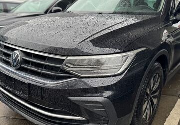 VW Tiguan 27.291 km 29.850 &euro; Frankfurt am Main 65936