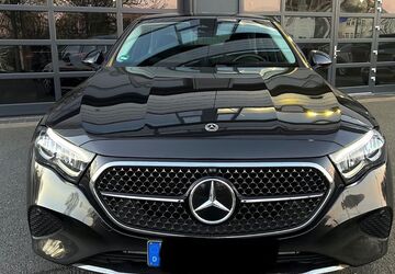 Mercedes-Benz E 220 18.000 km 43.900 &euro; Frankfurt am Main 60388