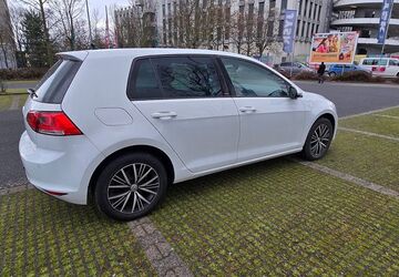 VW Golf 192.800 km 7.450 &euro; Frankfurt/Main 65933