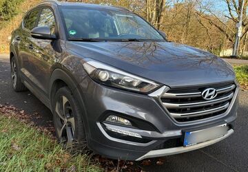 Hyundai TUCSON 140.000 km 13.200 &euro; Rodgau 63110