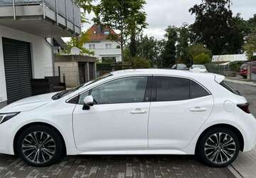 Toyota Corolla 43.000 km 23.600 &euro; Kelsterbach 65451