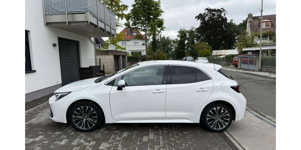 Toyota Corolla 43.000 km 23.600 &euro; Kelsterbach 65451