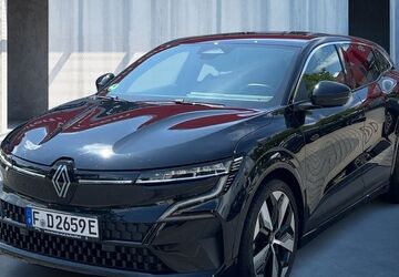 Renault Megane E-TECH 26.732 km 26.710 &euro; Frankfurt / Main 60314