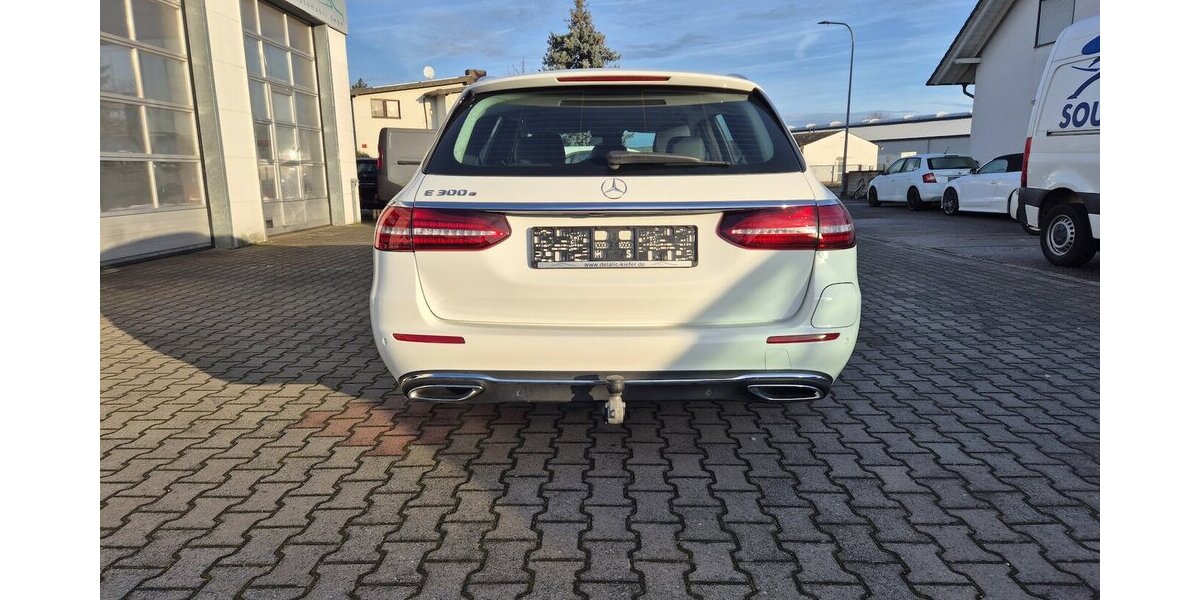 Mercedes-Benz E 300 e T Avantgarde AHK, LED, Rückfahrkamera, App 55.700 km 28.690 &euro; Rodgau 63110