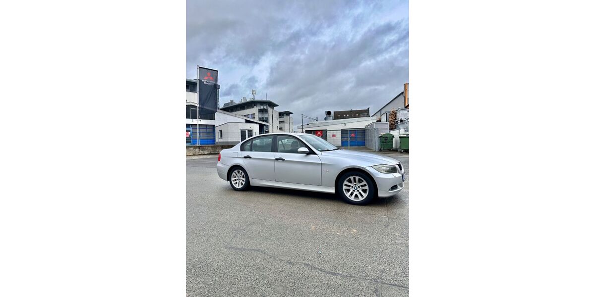 BMW 320 206.000 km 4.200 &euro; Rüsselsheim 65428