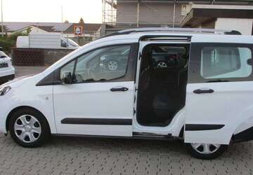 Ford Tourneo Courier 147.110 km 10.599 &euro; Babenhausen 64832
