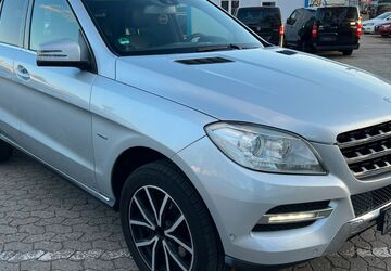 Mercedes-Benz ML 350 374.466 km 8.900 &euro; Frankfurt Am Main, Griesheim 65933