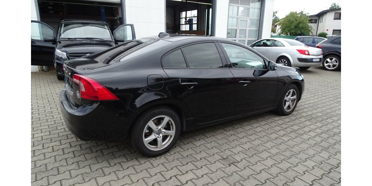 Volvo S60 Kinetic Klima, Navigation 196.500 km 8.290 &euro; Rodgau 63110