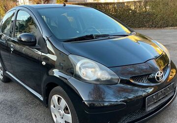 Toyota Aygo (X) 145.000 km 2.499 &euro; Frankfurt am Main 65760