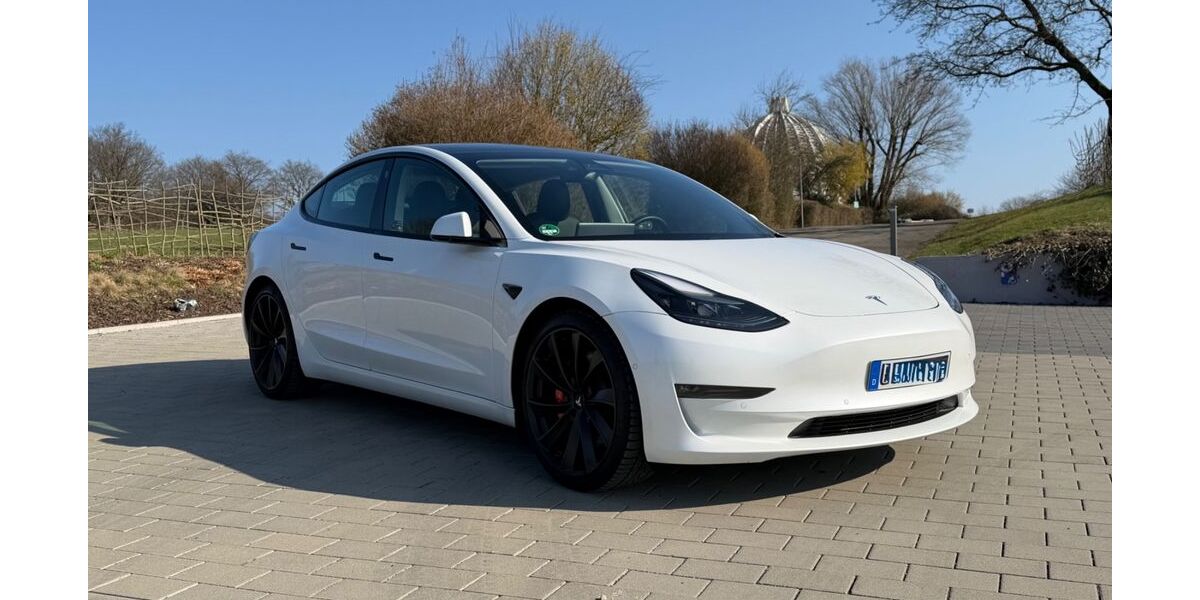 Tesla Model 3 84.985 km 24.999 &euro; Hofheim 65719